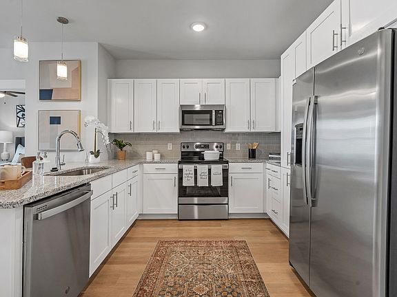 4th image of 1075 Vaughn Dr #2106