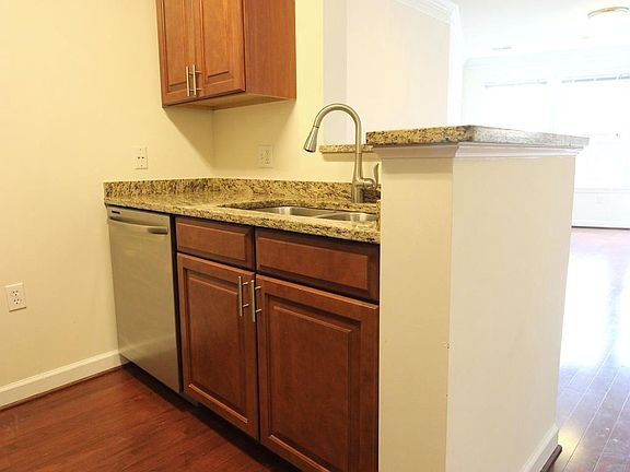 4th image of 2101 N Monroe St APT 117