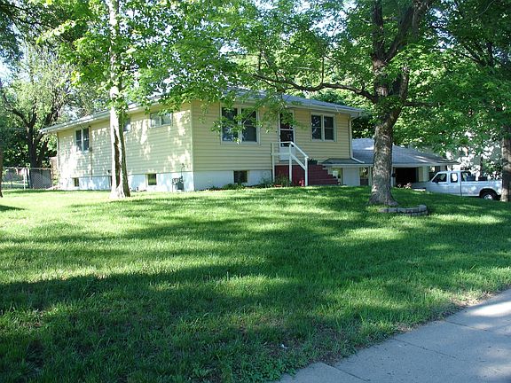 3rd image of 6430 Holdrege St