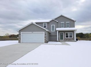 15277 Sherwood Ln, Lansing, MI