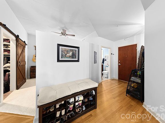 4th image of 210 N Church St Unit 2513