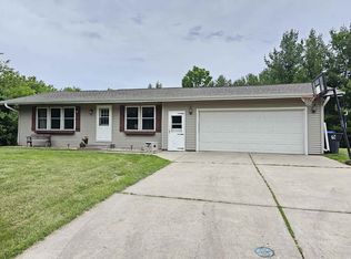 322 W 3rd Ave, Weyauwega, WI 54983
