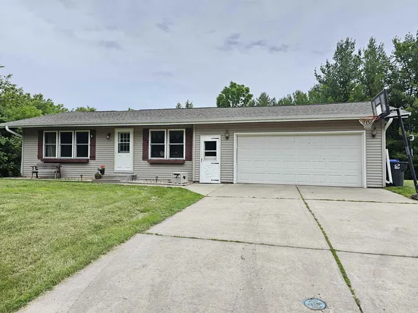 322 W 3rd Ave, Weyauwega, WI 54983