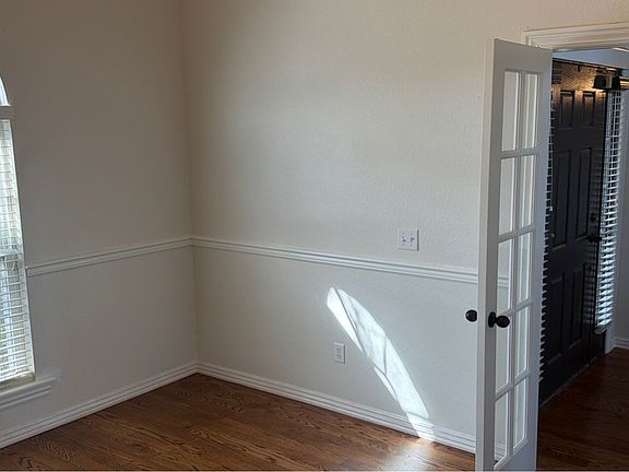 3rd image of 1216 NE Buckingham Blvd