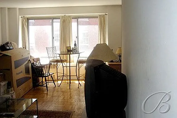 Rented by Bellmarc Realty | media 14