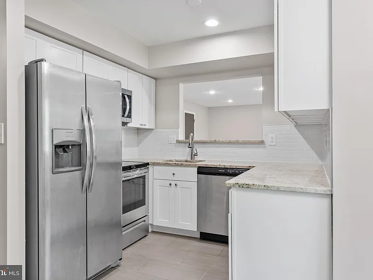 8018 Valley Manor Rd #3B — Photo 2
