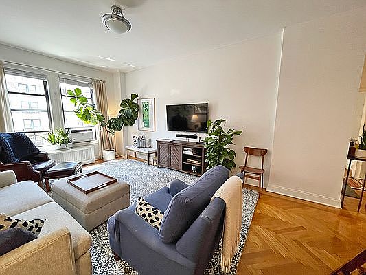 1st image of 680 W End Ave #10DD