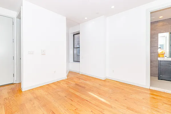 Rented by MySpaceNYC | media 19