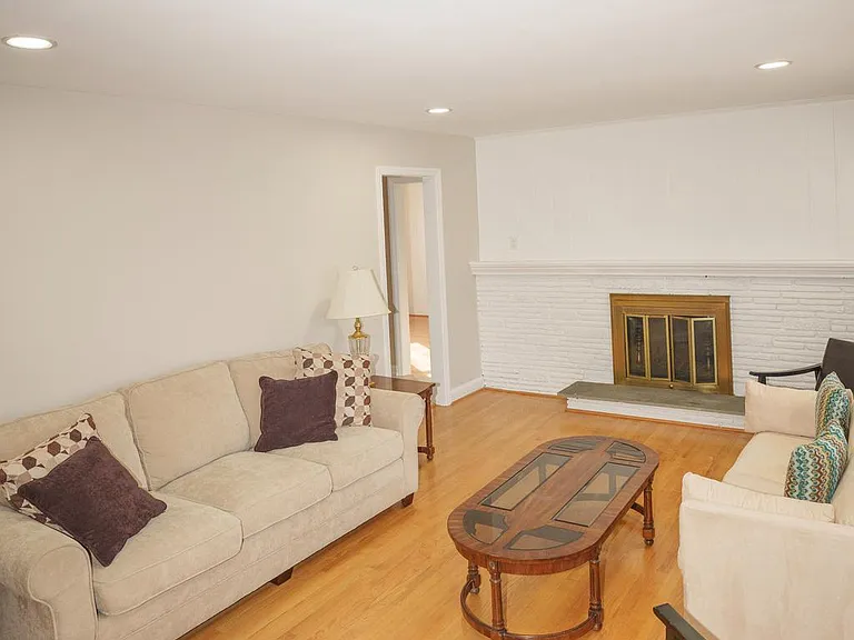 4305 Elmwood Rd — Photo 5