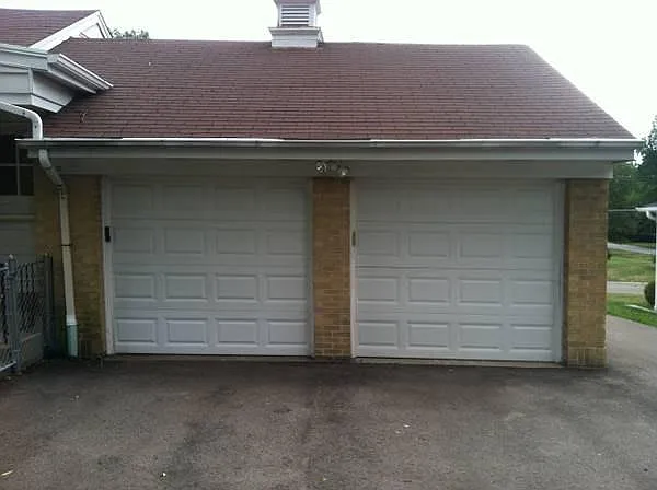 7925 Sagamore Dr — Photo 8
