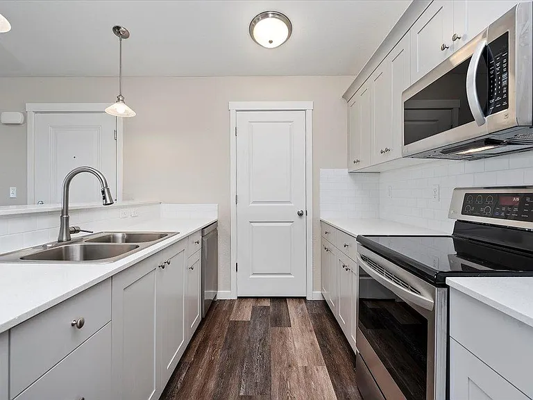 The Summit Apartments — Photo 119