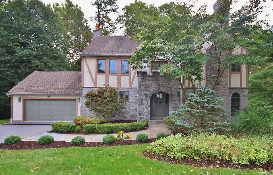 2 Dallas Drive, Poughkeepsie, NY 12603 Zillow