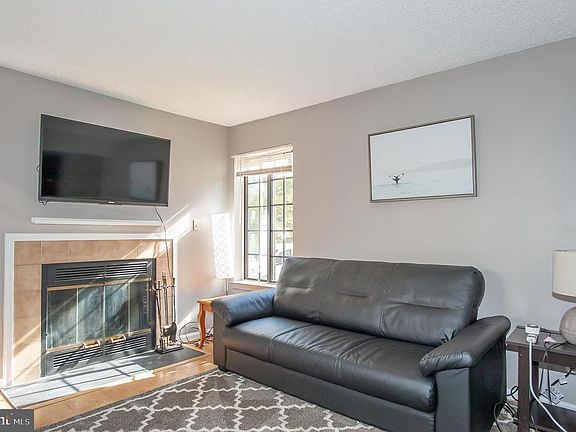 3rd image of 6000A Curtier Dr
