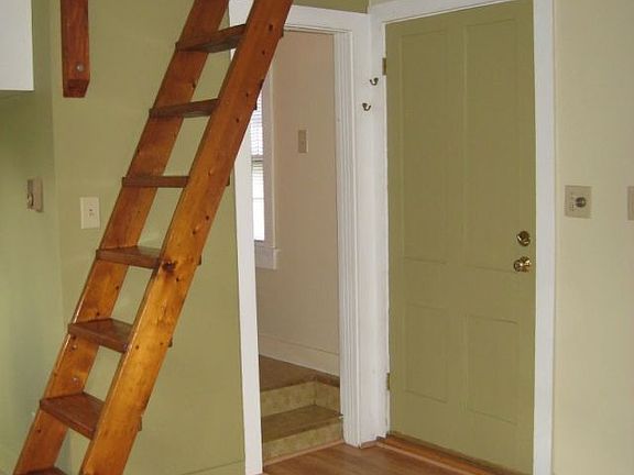 Entry & Loft Stairway