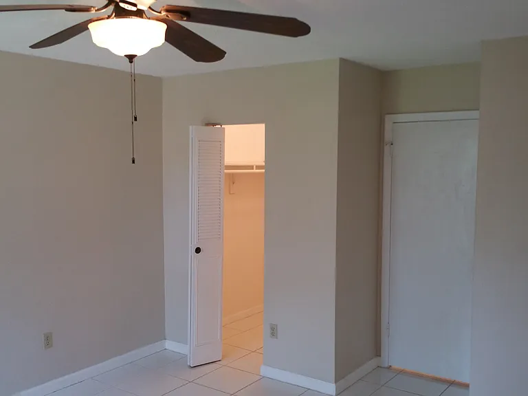 10786 N Kendall Dr #D14 — Photo 24