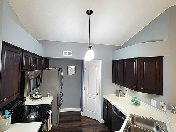 4th image of 5892 Stonebridge Cir APT 301