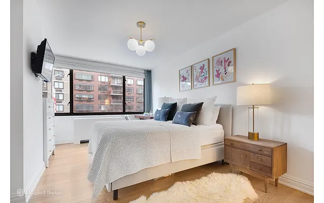 Sold by Douglas Elliman | media 6