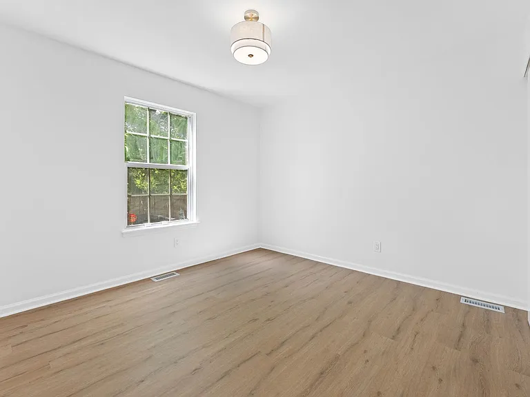 8117 Stow Rd — Photo 17