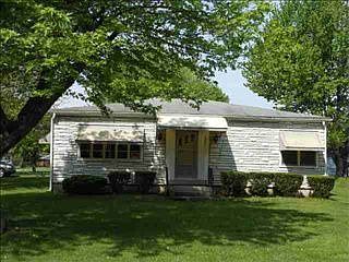 3rd image of 3001 N Linden St