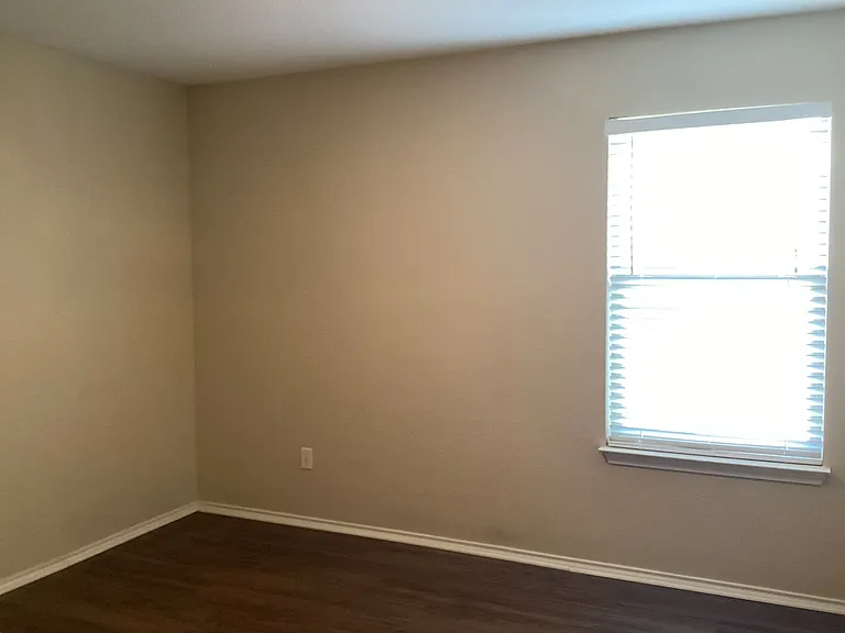 113 Hays Forest Cv — Photo 16