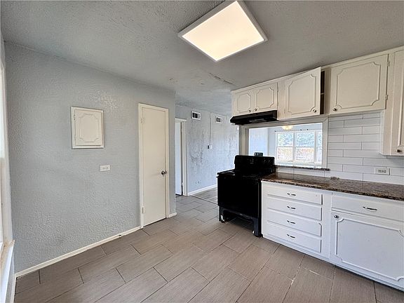 4th image of 3120 Santa Fe St APT 12