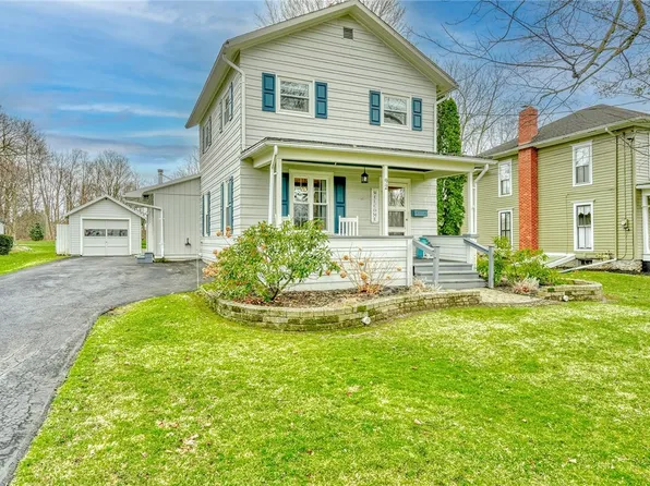 92 High St, Avon, NY 14414