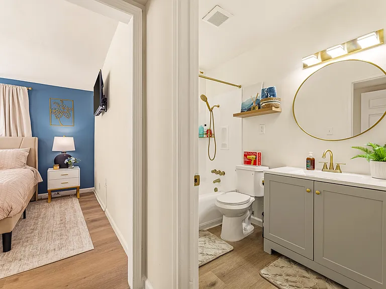 1105 W Berkeley Ct — Photo 7