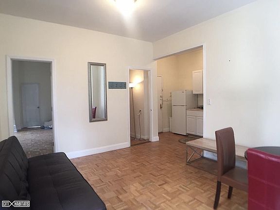 4th image of 118 Lexington Ave APT 3