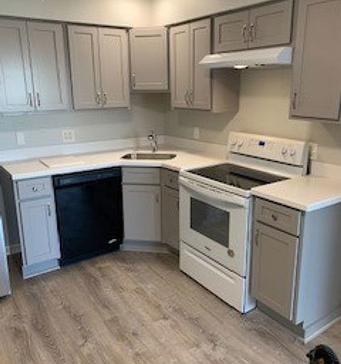 1st image of 827 S 84th St APT 4