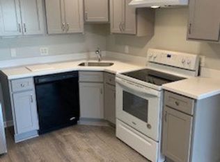 827 S 84th St APT 4, West Allis, WI 53214