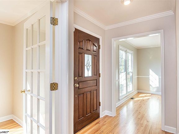 3rd image of 107 Wolf Creek Ct