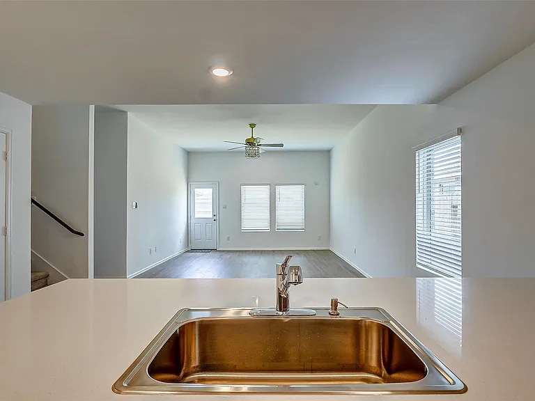1495 Twilight Green Dr — Photo 8