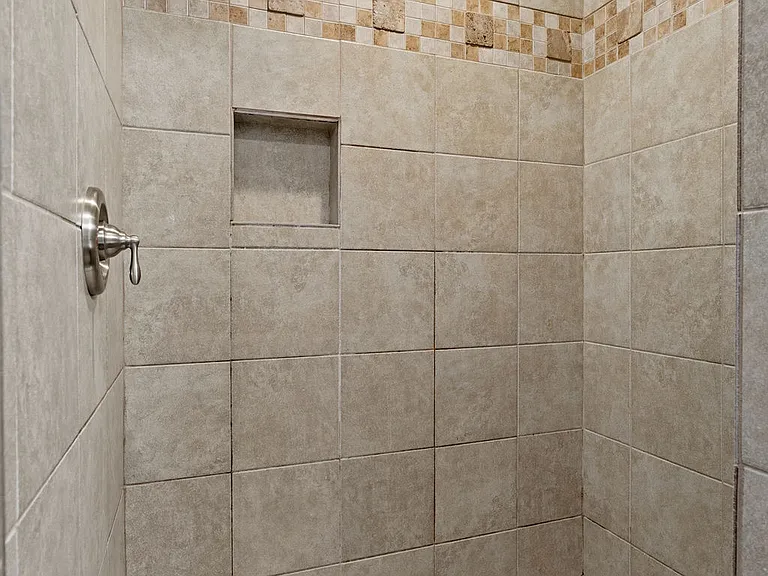 713 S Central St #104 — Photo 24