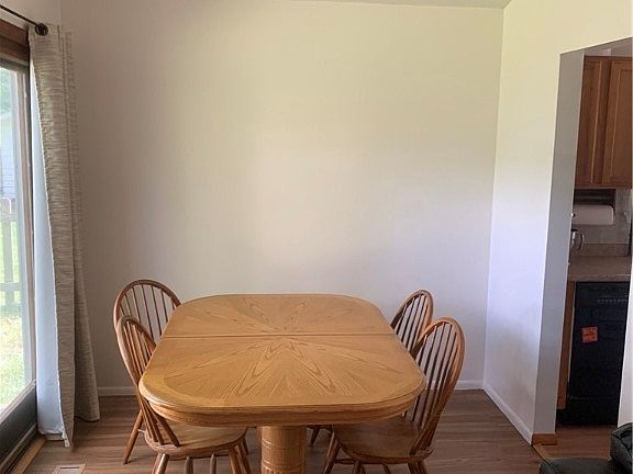 4th image of 24028 Fairlawn Dr