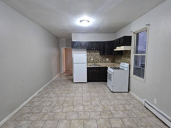 2nd image of 106 Old Bergen Rd #1AA