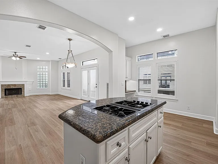 5410 Rose St — Photo 15