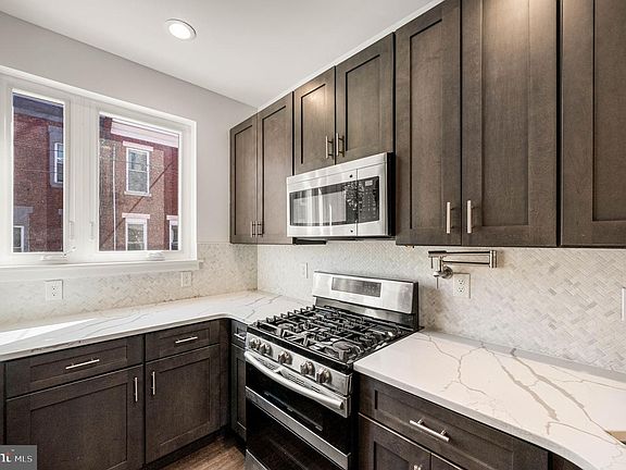 3rd image of 2045 Watkins St