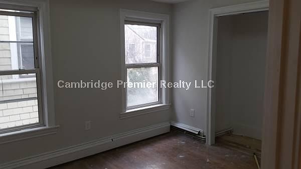 2nd image of 1556B Cambridge St #2