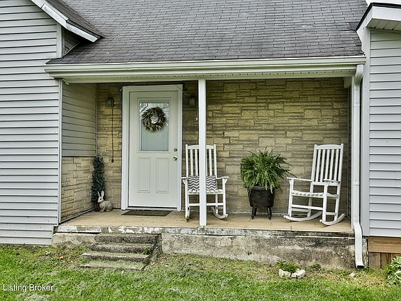 3rd image of 1195 Heinsville Rd