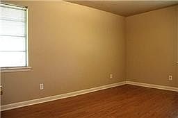 4th image of 917 Monica Dr