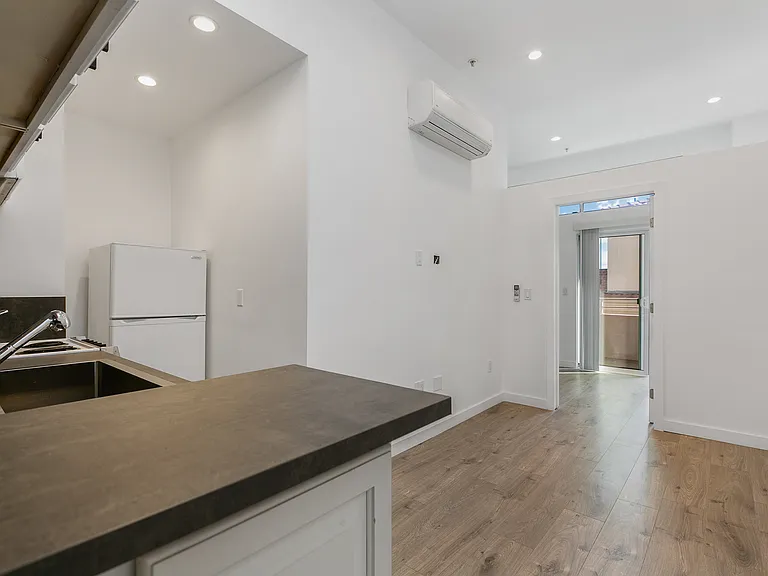900 Wilshire Blvd #302 — Photo 2