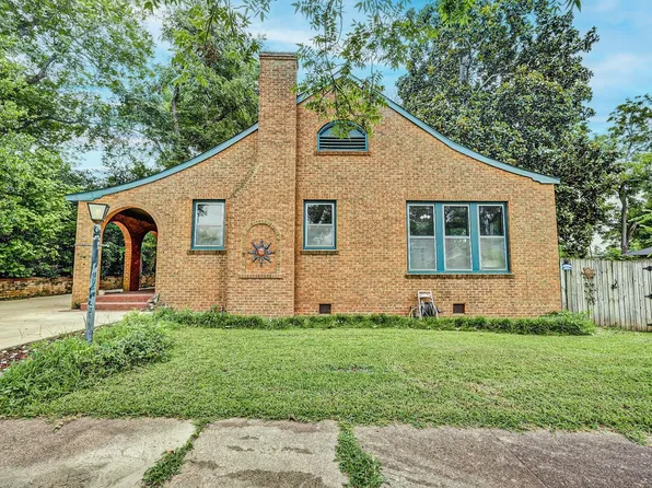 609 Nacogdoches St, Jacksonville, TX 75766