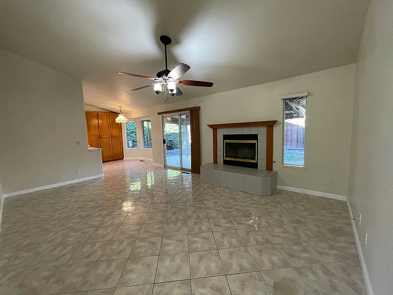 1580 Rehrmann Dr — Photo 16