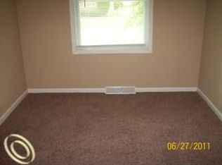 21502 Rensselaer St, Farmington Hills, MI 48336