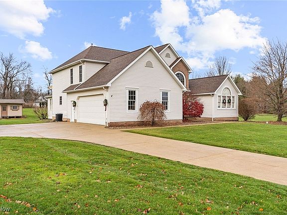 2nd image of 9645 Cherry Hills Dr