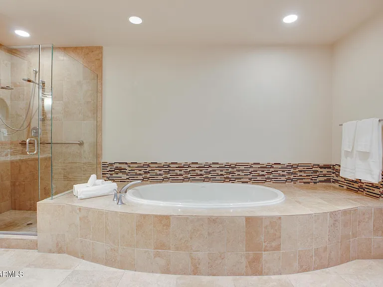 2211 E Camelback Rd #106 — Photo 17