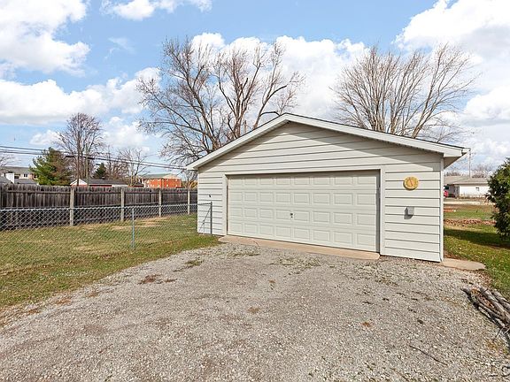 2nd image of 108 S Occidental Rd