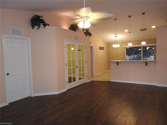 4th image of 4607 SW 15th Ave
