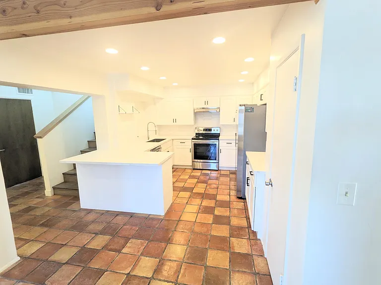7662 E Minnezona Ave — Photo 53
