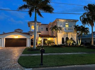 371 Palm Is SE, Clearwater, FL 33767